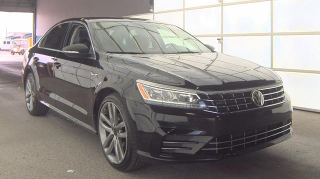 2017 Volkswagen Passat R-Line w/Comfort Pkg Automatic - 23026918 - 3