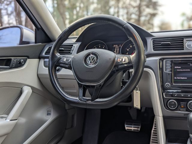 2017 Volkswagen Passat R-Line w/Comfort Pkg Automatic - 22974918 - 14