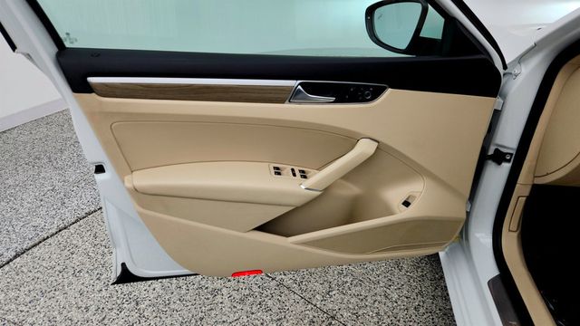 2017 Volkswagen Passat V6 SEL Premium DSG - 23076072 - 10