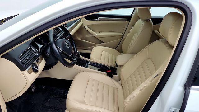 2017 Volkswagen Passat V6 SEL Premium DSG - 23076072 - 18
