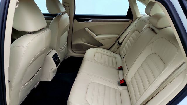 2017 Volkswagen Passat V6 SEL Premium DSG - 23076072 - 19