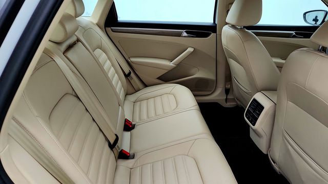 2017 Volkswagen Passat V6 SEL Premium DSG - 23076072 - 21