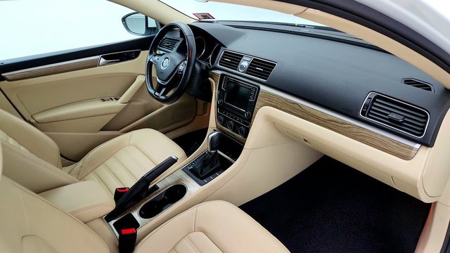 2017 Volkswagen Passat V6 SEL Premium DSG - 23076072 - 23