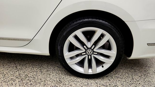 2017 Volkswagen Passat V6 SEL Premium DSG - 23076072 - 8