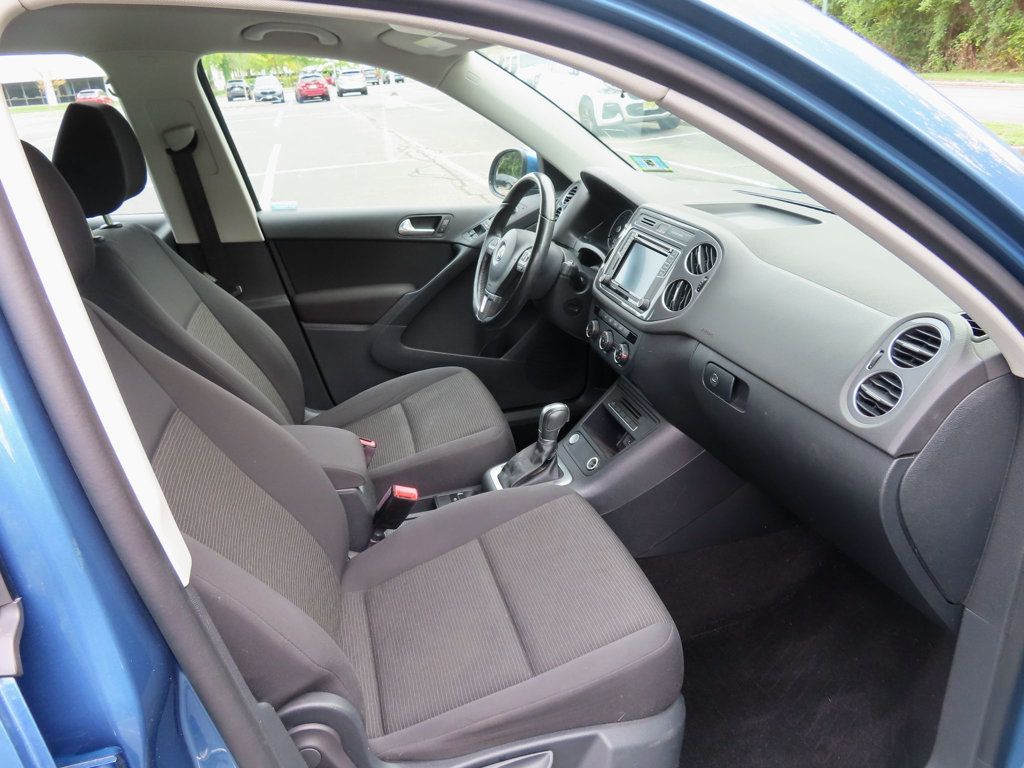 2017 Volkswagen Tiguan S photo 18