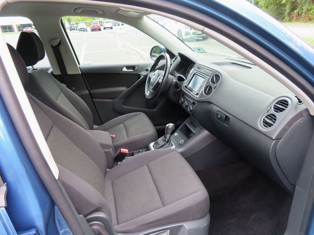 2017 Volkswagen Tiguan 2.0T S 4MOTION - 22906319 - 19