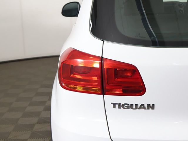 2017 Volkswagen Tiguan 2.0T S 4MOTION - 23027856 - 11