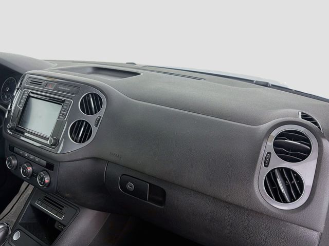 2017 Volkswagen Tiguan 2.0T S 4MOTION - 23073884 - 26