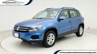 2017 Volkswagen Tiguan - WVGBV7AX2HK038971