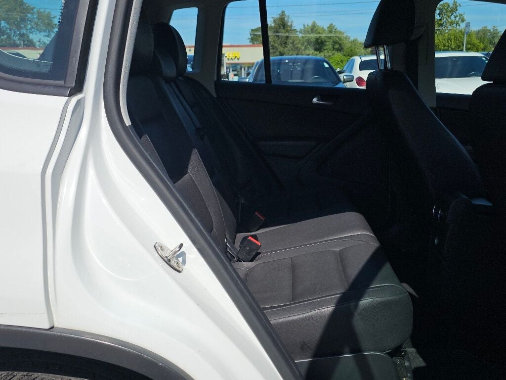 2017 Volkswagen Tiguan S photo 15