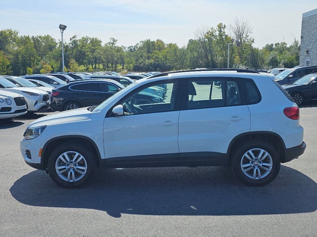 2017 Volkswagen Tiguan S photo 18