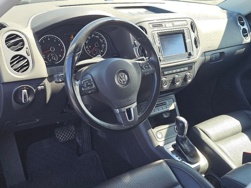 2017 Volkswagen Tiguan S photo 6