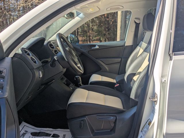 2017 Volkswagen Tiguan 2.0T S FWD - 22991836 - 12