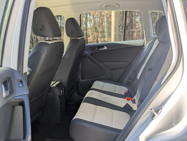 2017 Volkswagen Tiguan 2.0T S FWD - 22991836 - 14