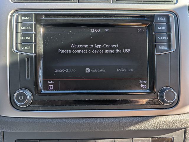 2017 Volkswagen Tiguan 2.0T S FWD - 22991836 - 24