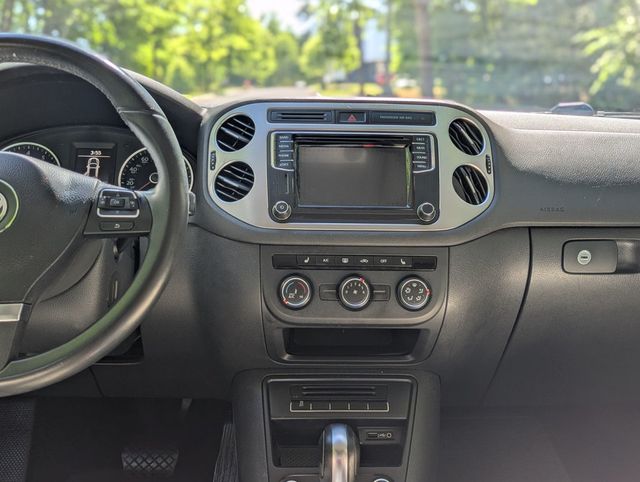 2017 Volkswagen Tiguan 2.0T S FWD - 23019272 - 19