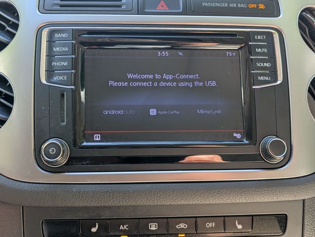 2017 Volkswagen Tiguan 2.0T S FWD - 23019272 - 22