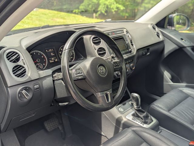 2017 Volkswagen Tiguan 2.0T Sport FWD - 23044965 - 15