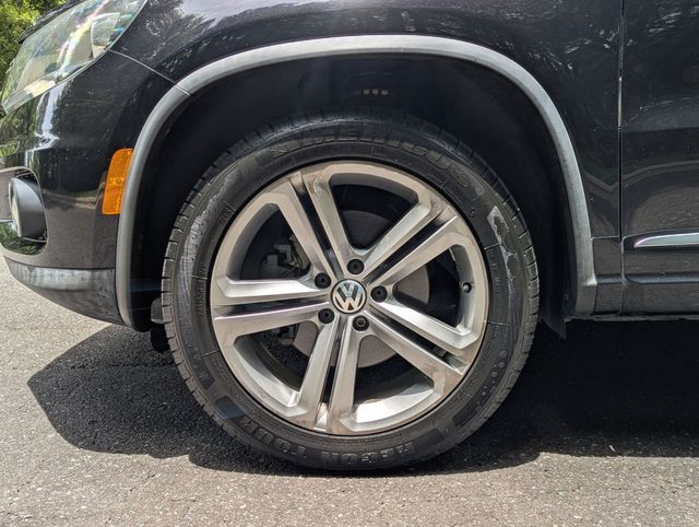 2017 Volkswagen Tiguan 2.0T Sport FWD - 23044965 - 4
