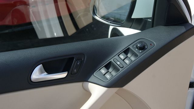 2017 Volkswagen Tiguan 3 MONTH WARRANTY , JUST SERVICED , VERY CLEAN INSIDE AND OUT  - 23066984 - 49