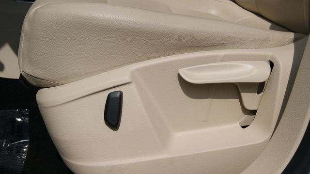2017 Volkswagen Tiguan 3 MONTH WARRANTY , JUST SERVICED , VERY CLEAN INSIDE AND OUT  - 23066984 - 50