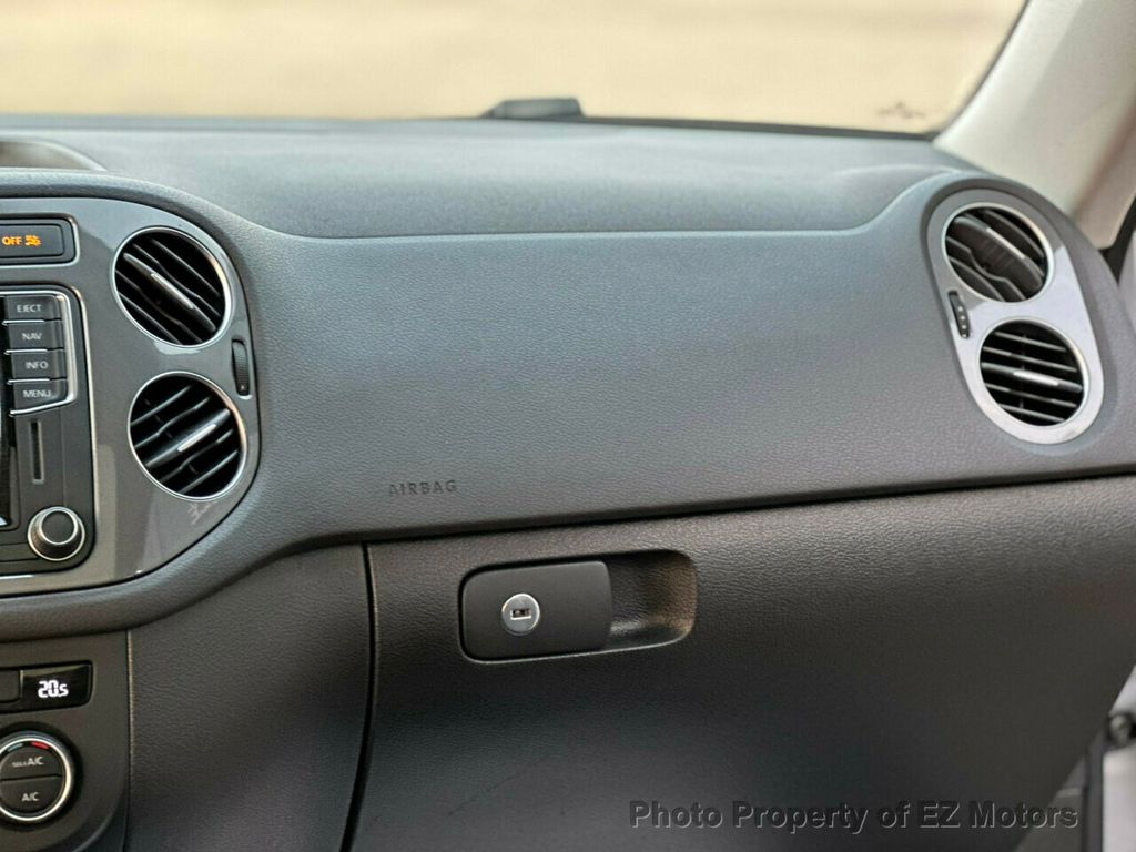2017 Volkswagen Tiguan Comfortline AWD--ONE OWNER--64519 KMS! CERTIFIED! - 22117360 - 32