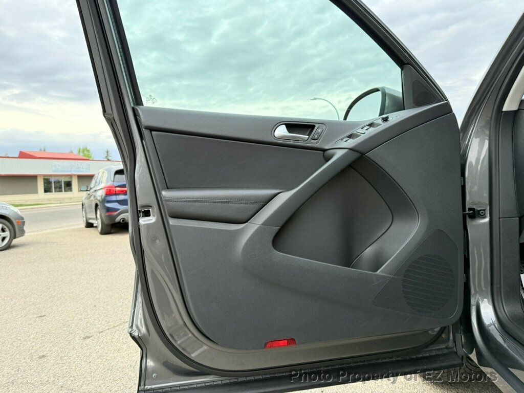 2017 Volkswagen Tiguan ONE OWNER/48481 KMS! CERTIFIED - 22845151 - 27