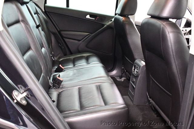 2017 Volkswagen Tiguan SPORT - 22381527 - 17