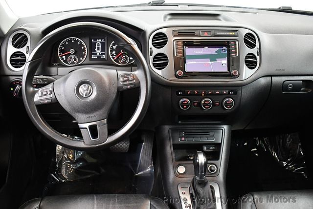 2017 Volkswagen Tiguan SPORT - 22381527 - 24