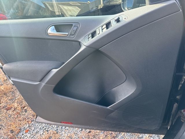 2017 Volkswagen Tiguan Limited 2.0T - 22952196 - 13