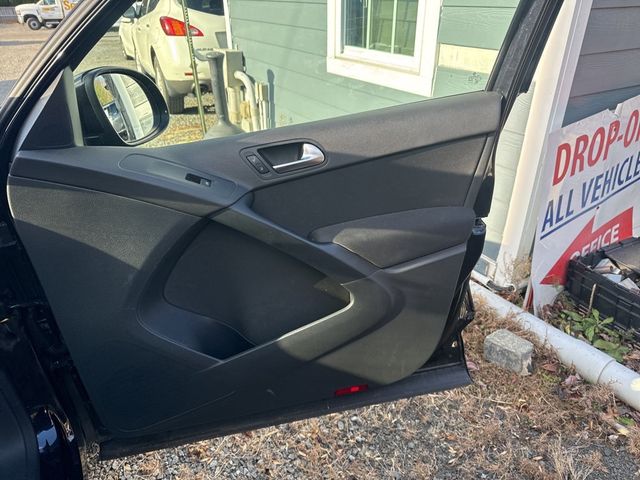 2017 Volkswagen Tiguan Limited 2.0T - 22952196 - 16