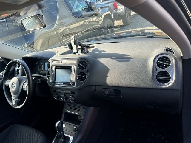 2017 Volkswagen Tiguan Limited 2.0T - 22952196 - 17