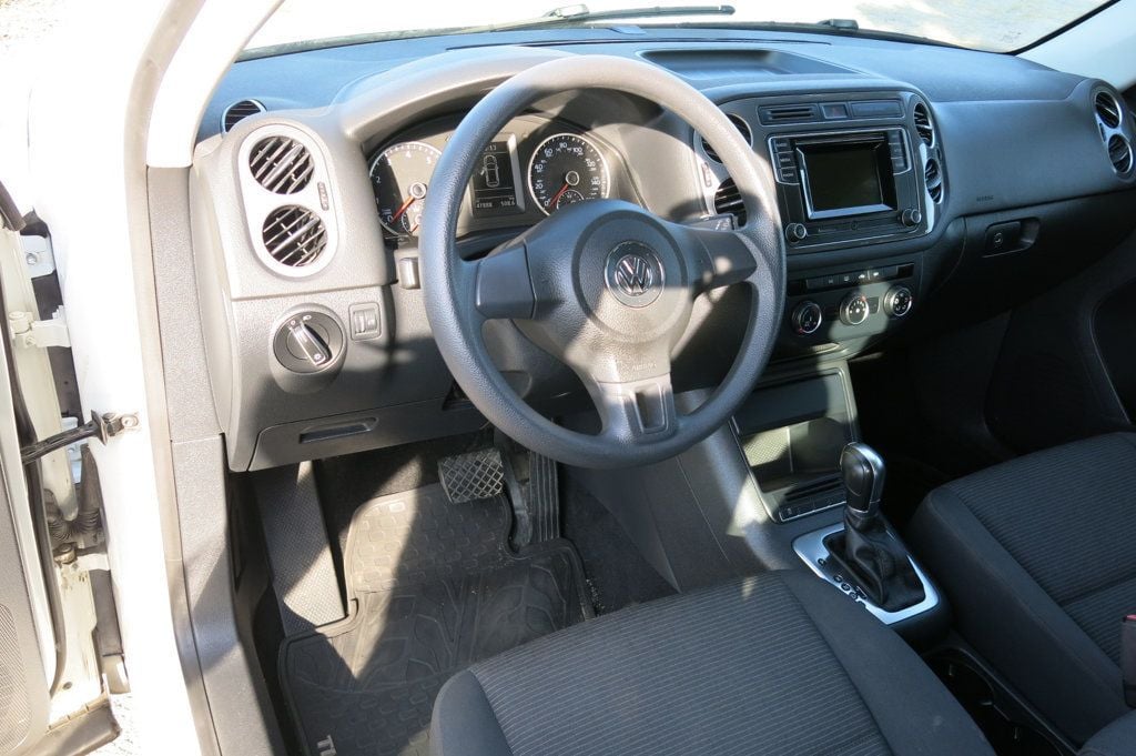 2017 Volkswagen Tiguan Limited S photo 10