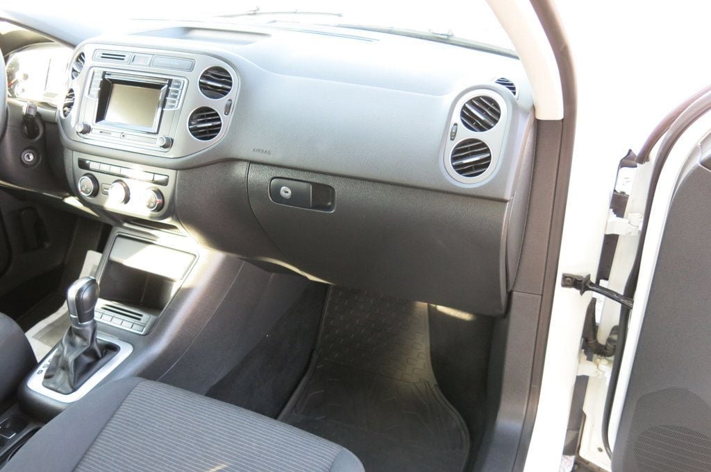 2017 Volkswagen Tiguan Limited S photo 11