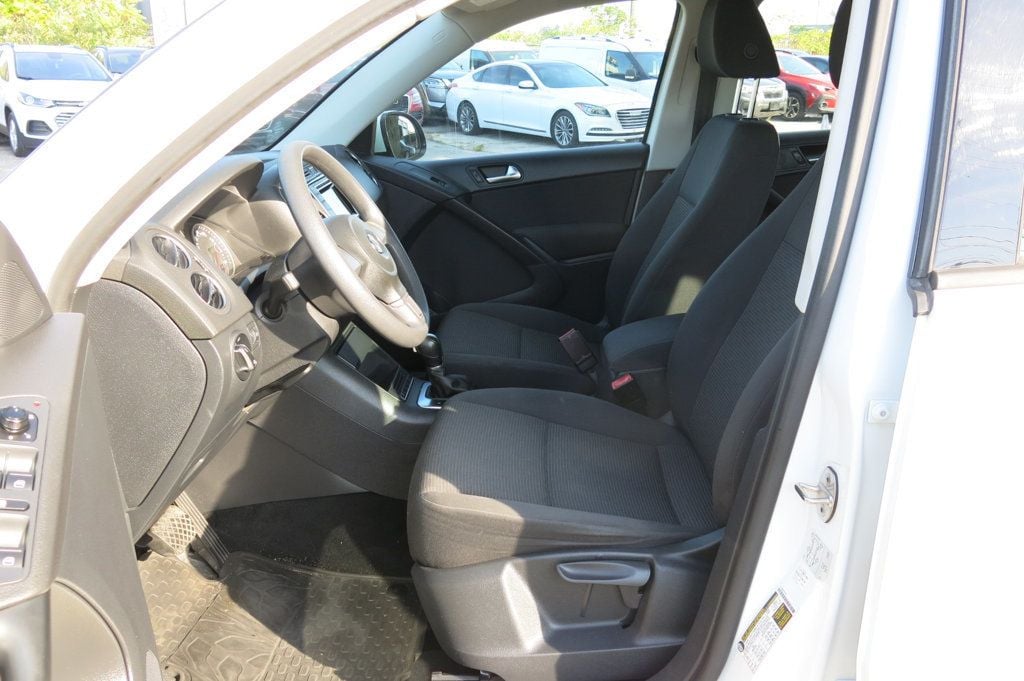 2017 Volkswagen Tiguan Limited S photo 12