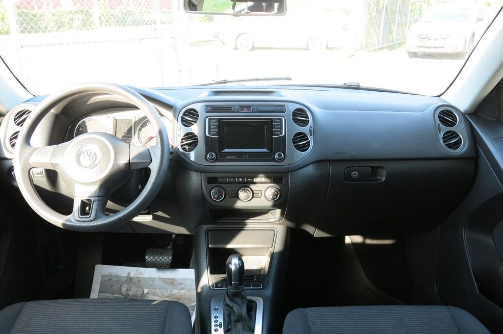 2017 Volkswagen Tiguan Limited S photo 18