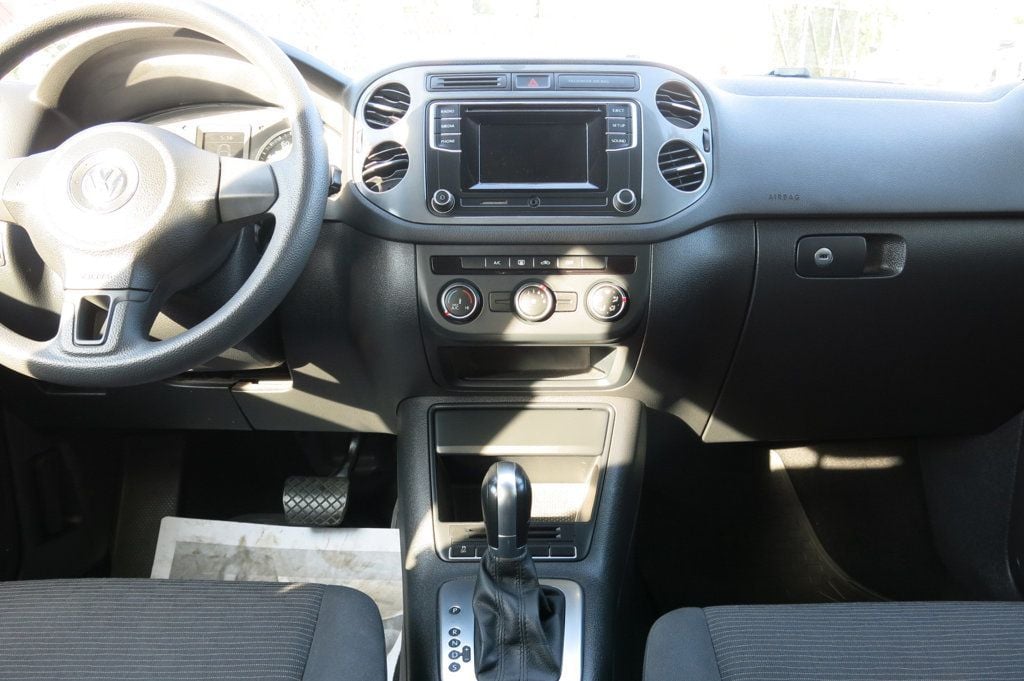 2017 Volkswagen Tiguan Limited S photo 19