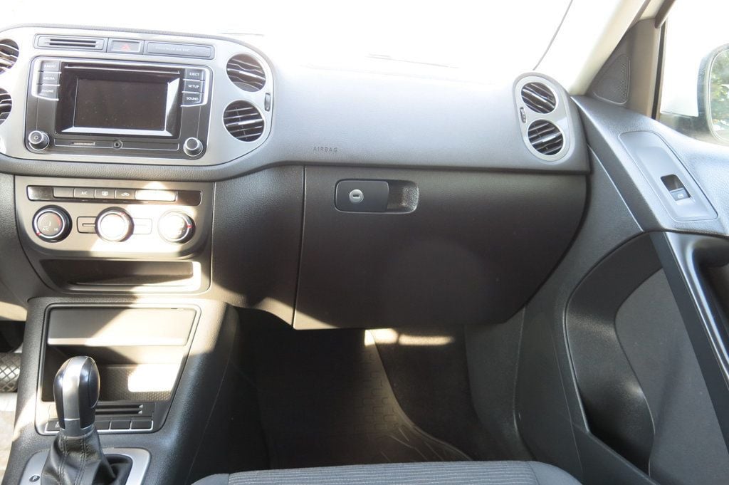 2017 Volkswagen Tiguan Limited S photo 21
