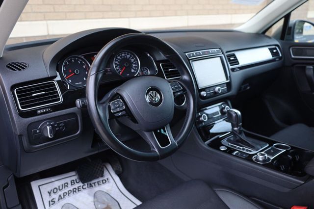 2017 Volkswagen Touareg Sport w/Technology - 23062698 - 12