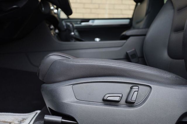 2017 Volkswagen Touareg Sport w/Technology - 23062698 - 15