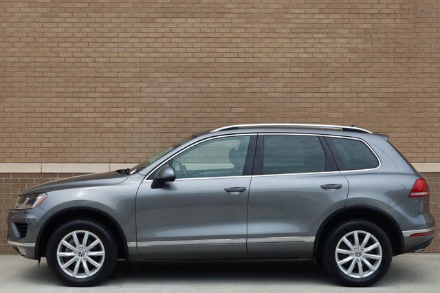 2017 Volkswagen Touareg Sport w/Technology - 23062698 - 1