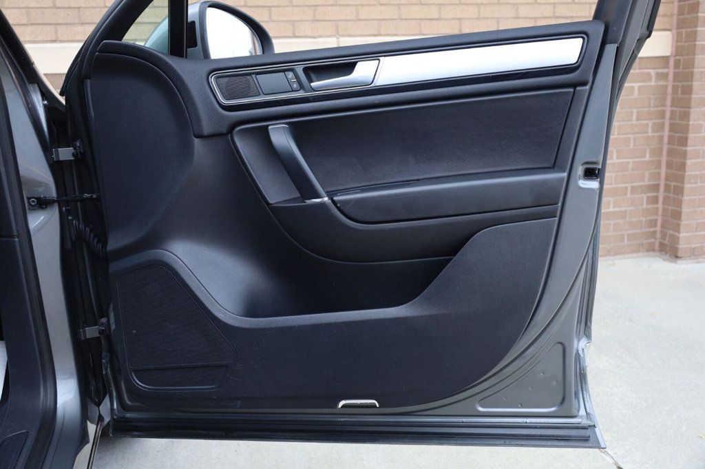 Volkswagen Touareg photo 23