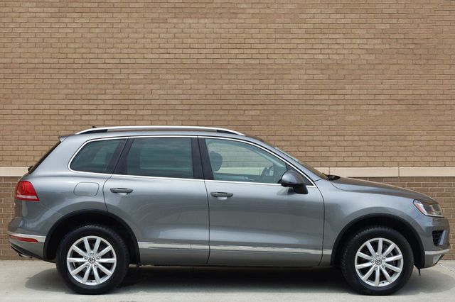 2017 Volkswagen Touareg Sport w/Technology - 23062698 - 2