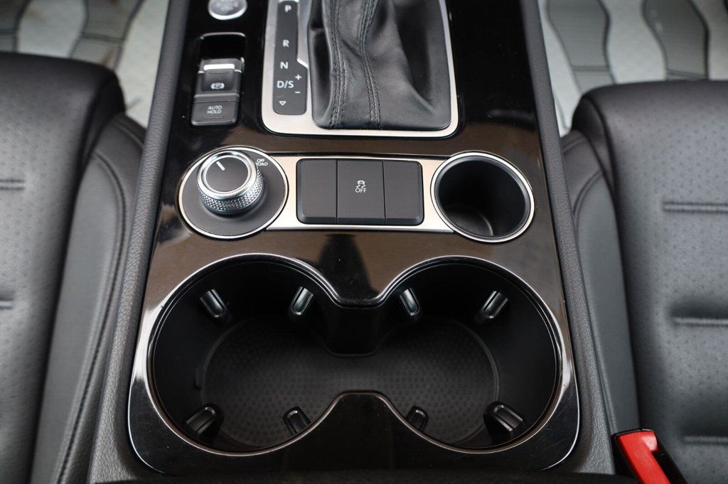 Volkswagen Touareg photo 41