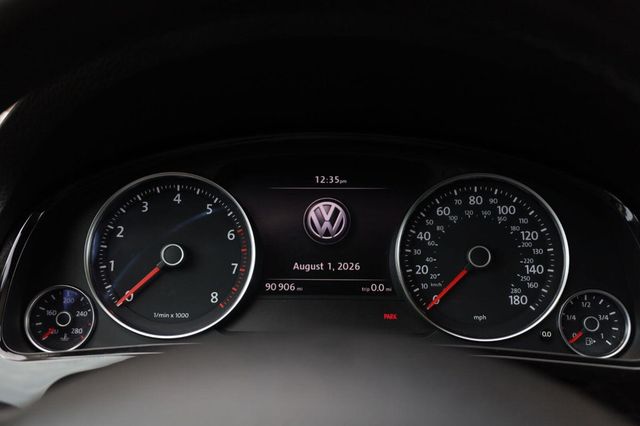 2017 Volkswagen Touareg Sport w/Technology - 23062698 - 45