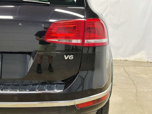 2017 Volkswagen Touareg V6 Wolfsburg Edition - 23055399 - 11