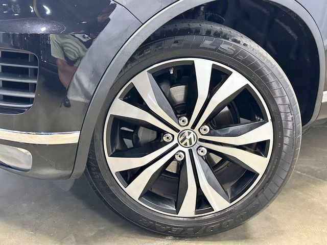 2017 Volkswagen Touareg V6 Wolfsburg Edition - 23055399 - 14