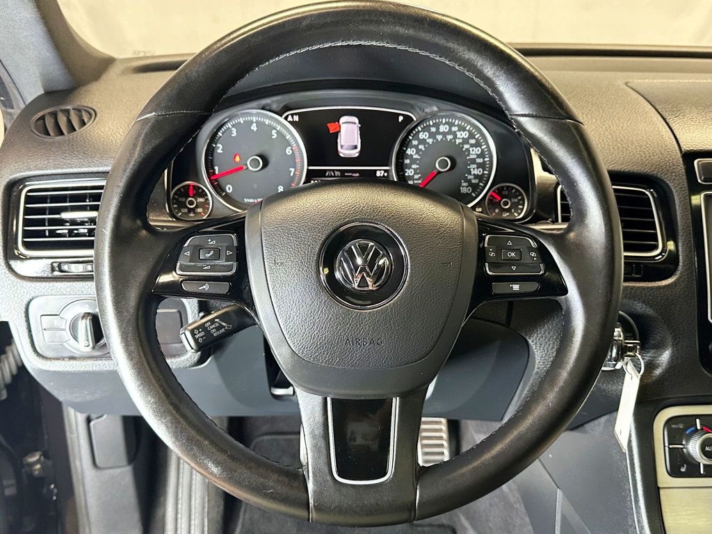 2017 Volkswagen Touareg V6 Wolfsburg Edition - 23055399 - 25