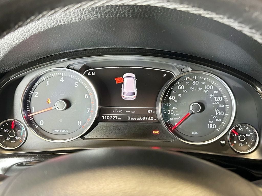 2017 Volkswagen Touareg V6 Wolfsburg Edition - 23055399 - 26