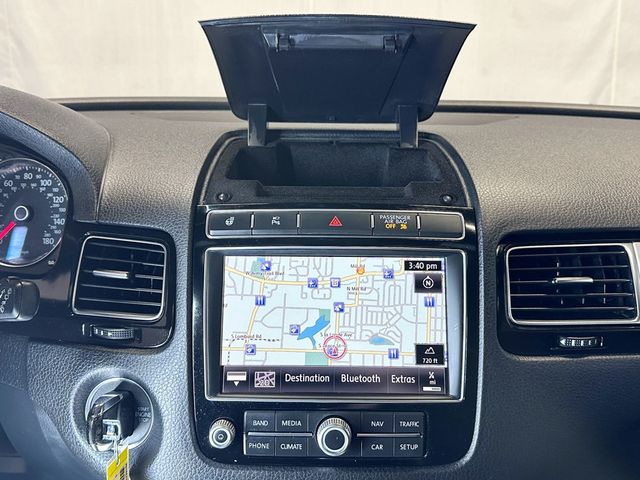 2017 Volkswagen Touareg V6 Wolfsburg Edition - 23055399 - 28